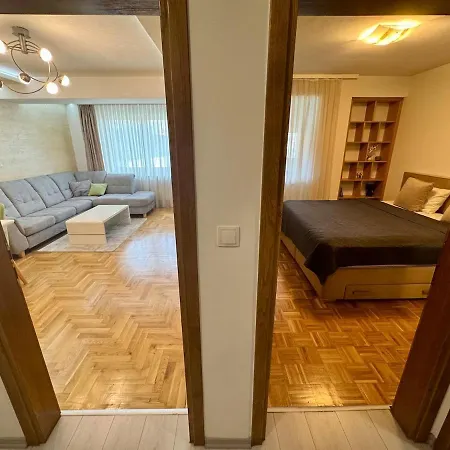 Apartment Modern Elegant W Free Parking *